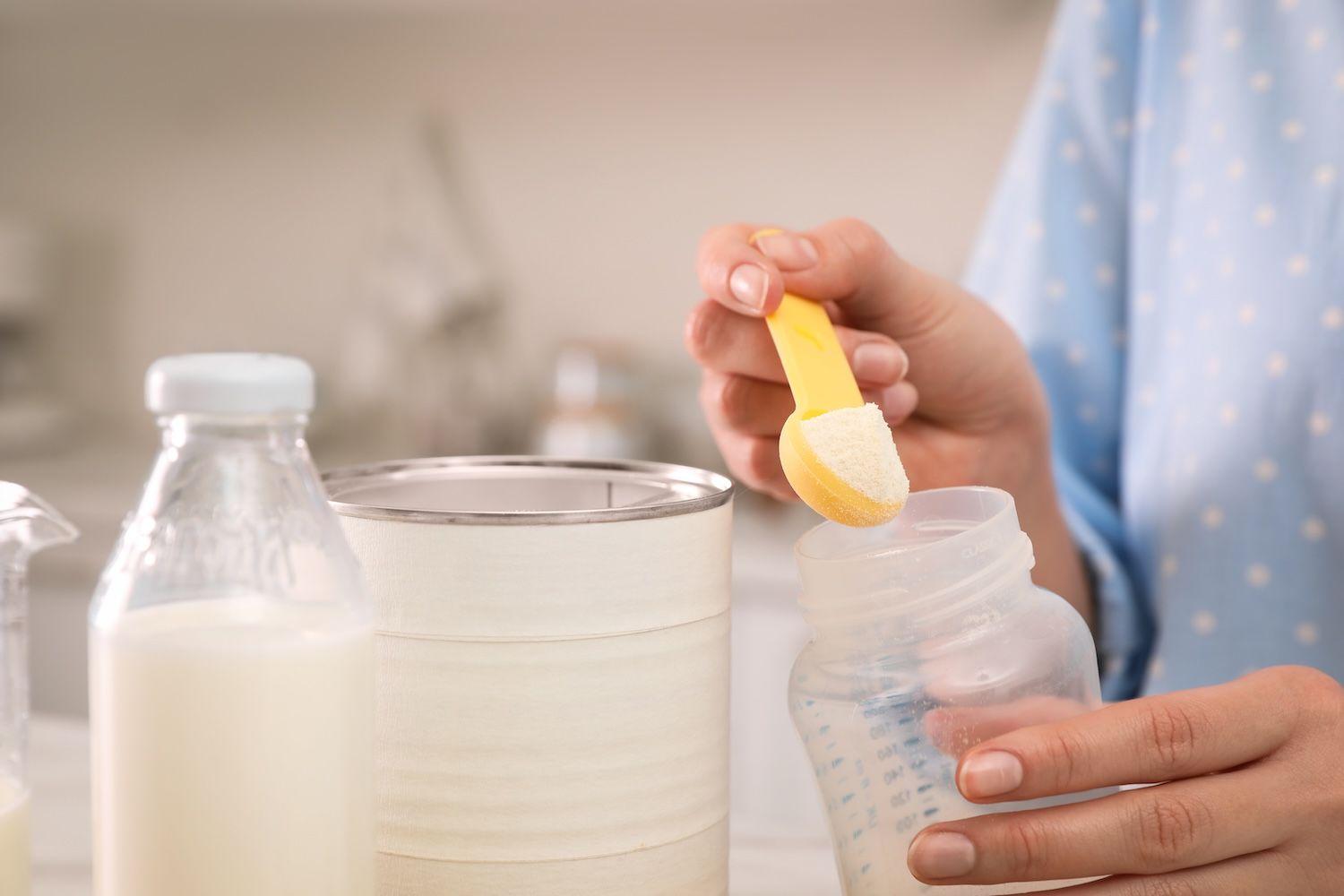 Pha sữa tăng cân cho bé trên 2 tuổi đúng nhiệt độ, tỷ lệ nước và sữa